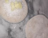 A picture of step 3 of Cheeni ka paratha.