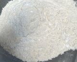 Foto langkah ke 3 dari resep Bolu Kukus Bintik, Lembut dan Ekonomis.