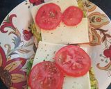 Foto del paso 1 de la receta: Tostada integral...🍅🥑🥪