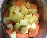 Egész csirkecomb filé gombás töltelékkel, édesburgonya pürével recept fázis 5 fotója