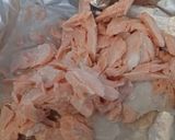 A picture of step 4 of Risotto with fresh salmon fillet and saffron.