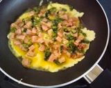 Foto langkah ke 2 dari resep Roti John Roti Tawar simple.