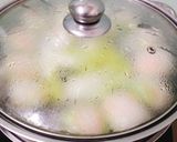 Hình bước làm 2 của món Cải thảo cuộn thịt phiên bản con sò