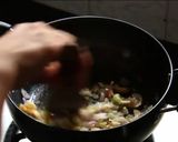 ओले काजू आणि मटार उसळ (Ole Kaju Matar Usal Recipe In Marathi) रेसिपी स्टेप 2 फोटो