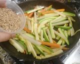 Foto del paso 12 de la receta: Muslo asado acompañado de spaghetti verde y verduras salteadas