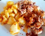 Foto del paso 4 de la receta: Chipirones encebollado con papa al pimentón. #delantaldorado