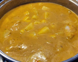 Foto del paso 5 de la receta: Rape con patatas, gambones y frutos del mar