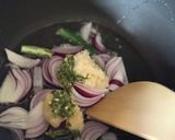 A picture of step 3 of Chilli bhindi bateta (ladyfinger and chips).