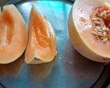 A picture of step 2 of Muskmelon honey milk shake(smoothie).
