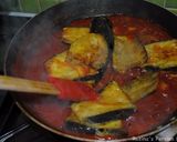 A picture of step 8 of Eggplatns onions with tomato sauce.