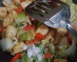 Foto langkah ke 3 dari resep Tumis Tahu Sawi Putih.