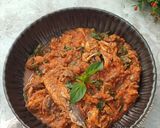 Foto langkah ke 7 dari resep Tumis Pedas Ikan Layang Kemangi.
