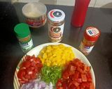 ઇટાલિયન વેજ ચીઝ પીઝા (Italian Veg. Cheese Pizza Recipe In Gujarati) રેસીપી સ્ટેપ2ફોટો