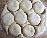 A picture of step 3 of Jam Filled ‘Pampushky’.