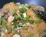Foto langkah ke 4 dari resep Bihun Goreng.