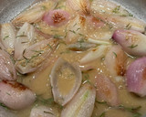 A picture of step 4 of Chicken with Shallots and Cherry Tomatoes.