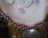 A picture of step 3 of Hyderbadi achri bindhi.