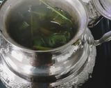 A picture of step 3 of Moroccan Mint Tea.