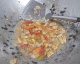 Foto langkah ke 4 dari resep Tumis bunga pepaya.