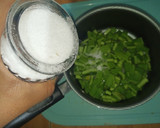 Foto del paso 4 de la receta: Medallones de cerdo, ensalada de verdolagas y "jugo verde"