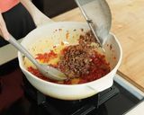 Foto langkah ke 5 dari resep Sambal Cumi Mercon Devina Hermawan.