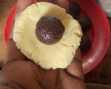 A picture of step 3 of Choco stuffed milk balls.