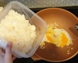 รูปขั้นตอนการทำที่ 3 ของ ข้าวผัดไข่ แบบรื้อตู้เย็นมามั่ว