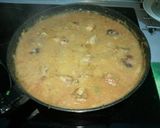 Foto del paso 8 de la receta Pollo con arroz servido con salsa de ciruelas, dátiles y pipas