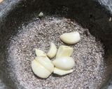 Foto langkah ke 1 dari resep Ayam kuning ala Cocos.