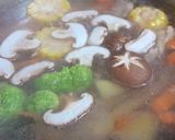 Hình bước làm 2 của món Canh súp rong biển nấu xương gà