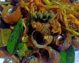 รูปขั้นตอนการทำที่ 4 ของ ผัดฉ่าหอยนา