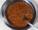 Foto langkah ke 2 dari resep Dadar Telur Kornet Kecap Pedas.