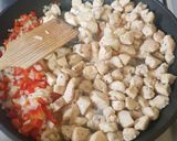 Foto del paso 3 de la receta: Pechuga con calabacitas