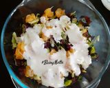 A picture of step 4 of Leafy Salad.