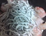 Foto del paso 1 de la receta Gulas con gambones al ajillo