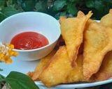Hình bước làm 4 của món Hoành thánh chiên - món ăn sáng cho bé