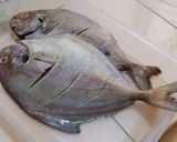 A picture of step 1 of Grilled Black Pomfret.