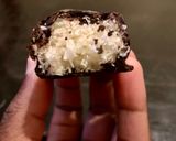 A picture of step 5 of Coconut bites/ Bounty chocolate.