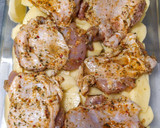 Foto del paso 4 de la receta: Contramuslos de pollo marinado con patatas, berenjena, calabacín