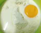 Hình bước làm 1 của món Pancake Dâu Tươi Mật Ong