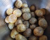 Une image de l'étape 2 de Pommes de terre grenaille.