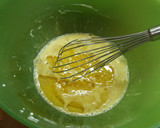 Foto del paso 3 de la receta: Cake especial con frutos secos sin trigo y sin azúcar