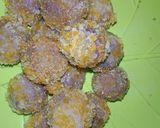 Foto langkah ke 6 dari resep Bola- bola ubi ungu isi coklat lumer.