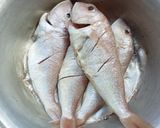 Foto langkah ke 1 dari resep Ikan goreng kremes.