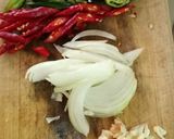 Foto langkah ke 2 dari resep Telur Ceplok Tumis Tahu Pete.