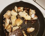 Foto del paso 6 de la receta: Arroz jasmine saborizado con hoja de lima y rødfisk encebollado