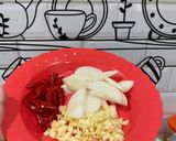 Foto langkah ke 2 dari resep Udang Sosis Asam Manis.