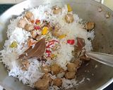 A picture of step 3 of Soyabean tricolor capsicum pulav.
