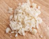 Hình bước làm 2 của món Tôm Xóc Tỏi