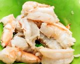 Hình bước làm 3 của món Thịt ba chỉ rang cháy cạnh kèm tôm sú biển